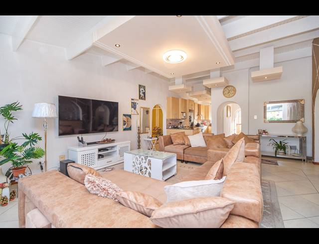 3 BEDROOM PENTHOUSE TO LET IN BLACKHEATH